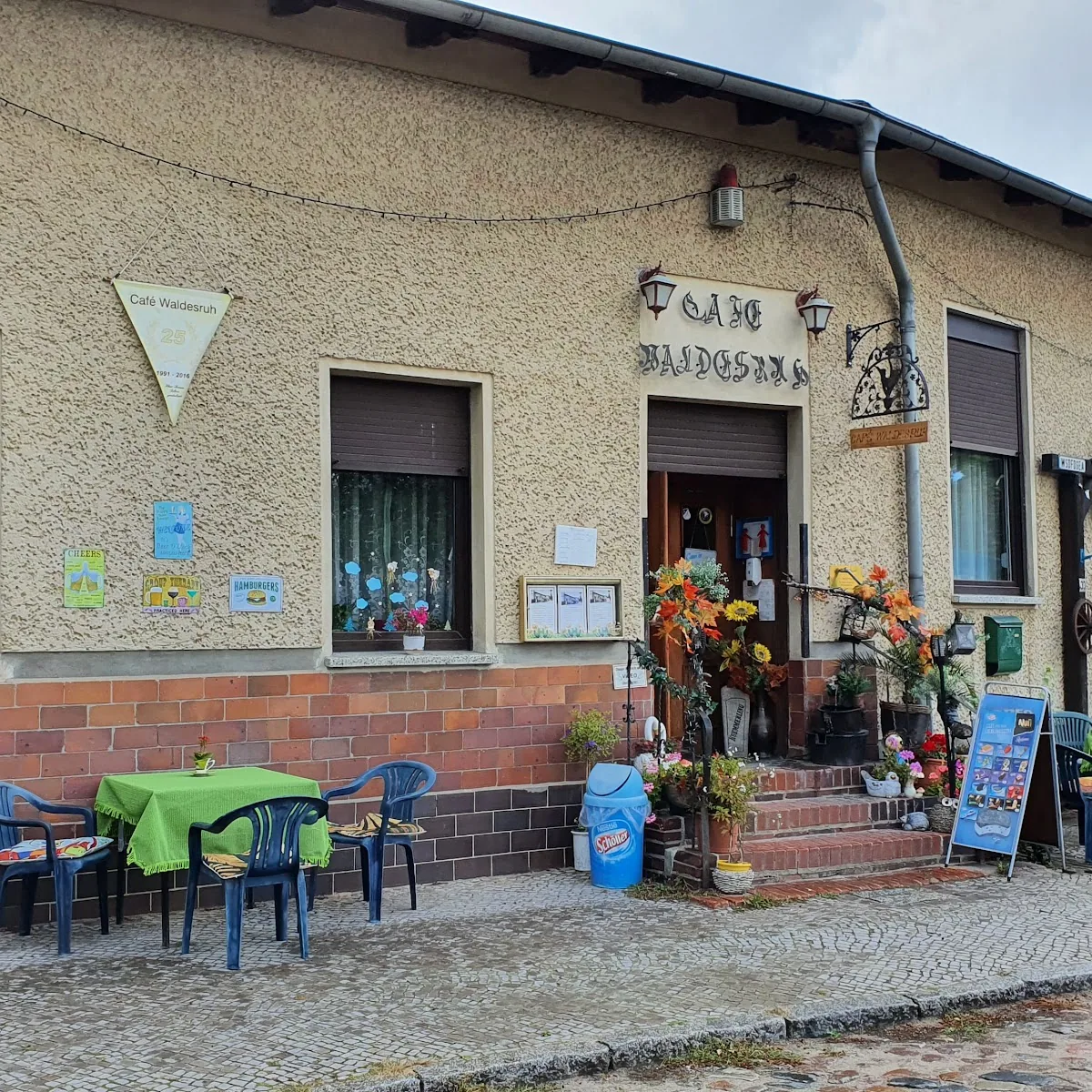 Cafe Waldesruh — Wilhelm-Pieck-Strau00dfe 33, 14532 Stahnsdorf, Germany