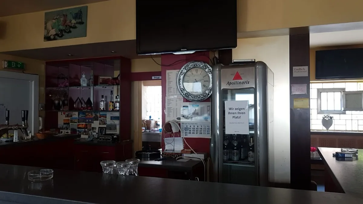 P5 Sports Bar gallery 3
