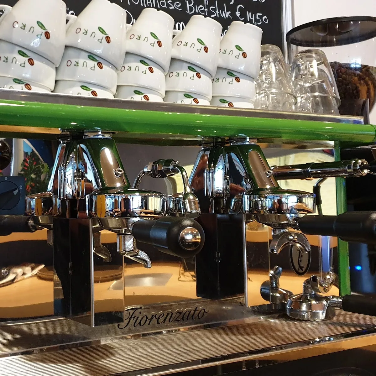 Grand Café Overbosch — Vlaskamp 3, 2592 AA Den Haag, Netherlands