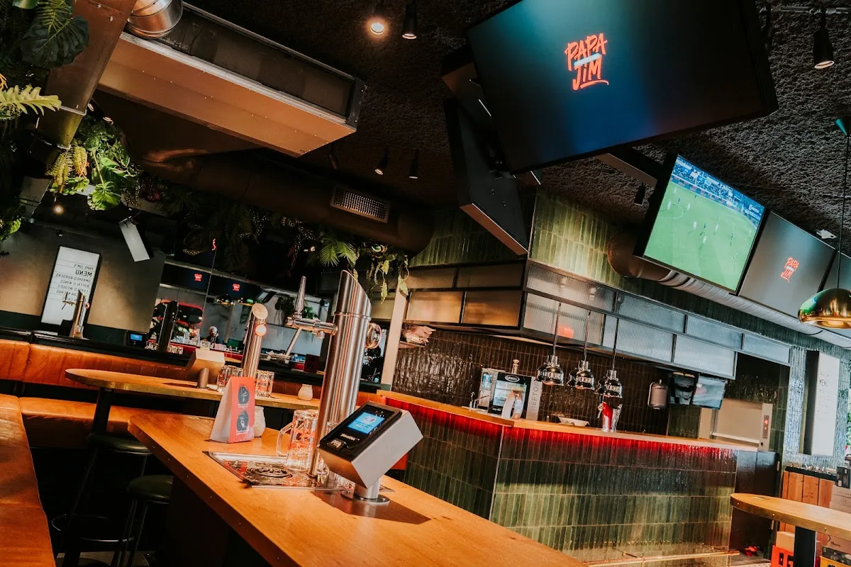 Papa Jim Sportsbar gallery 2