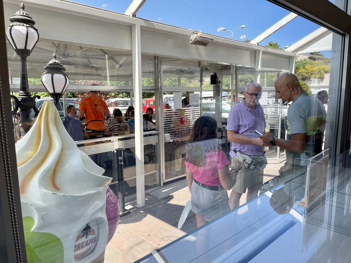 Caesar’s Bar gallery 2