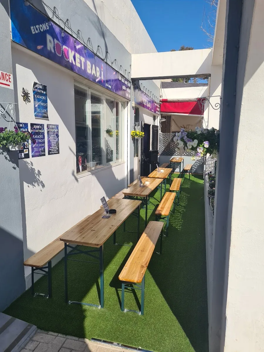 CHEERS FOOD & SPORTS BAR gallery 2