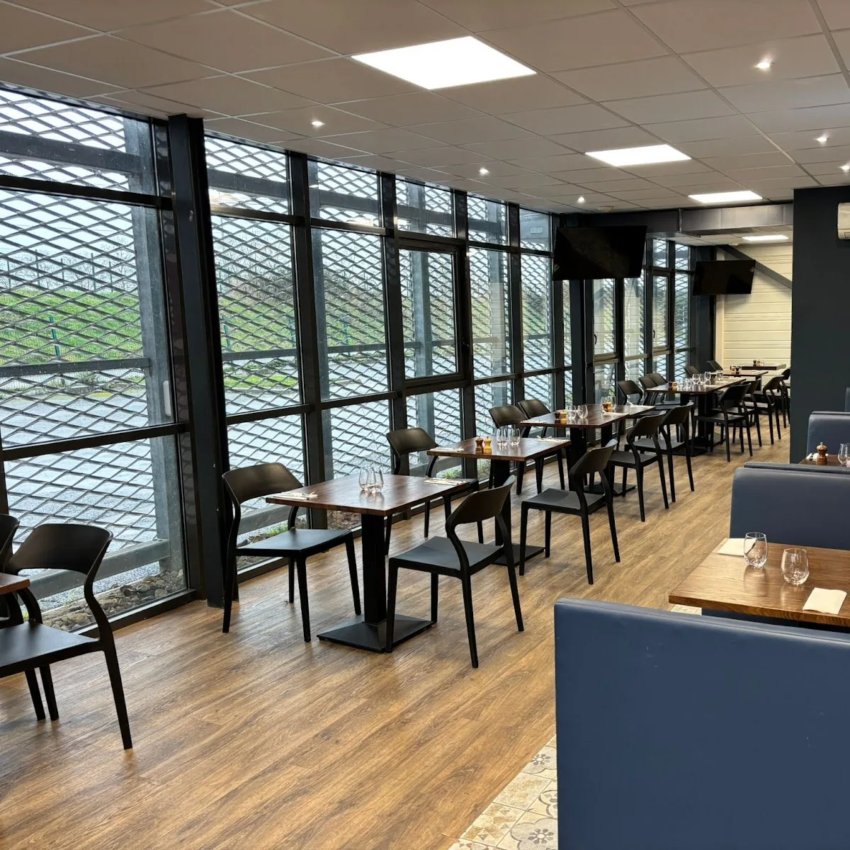 Events Five Foot À 5 / Restaurant — 27 Chem. de la Saudrune, 31100 Toulouse, France