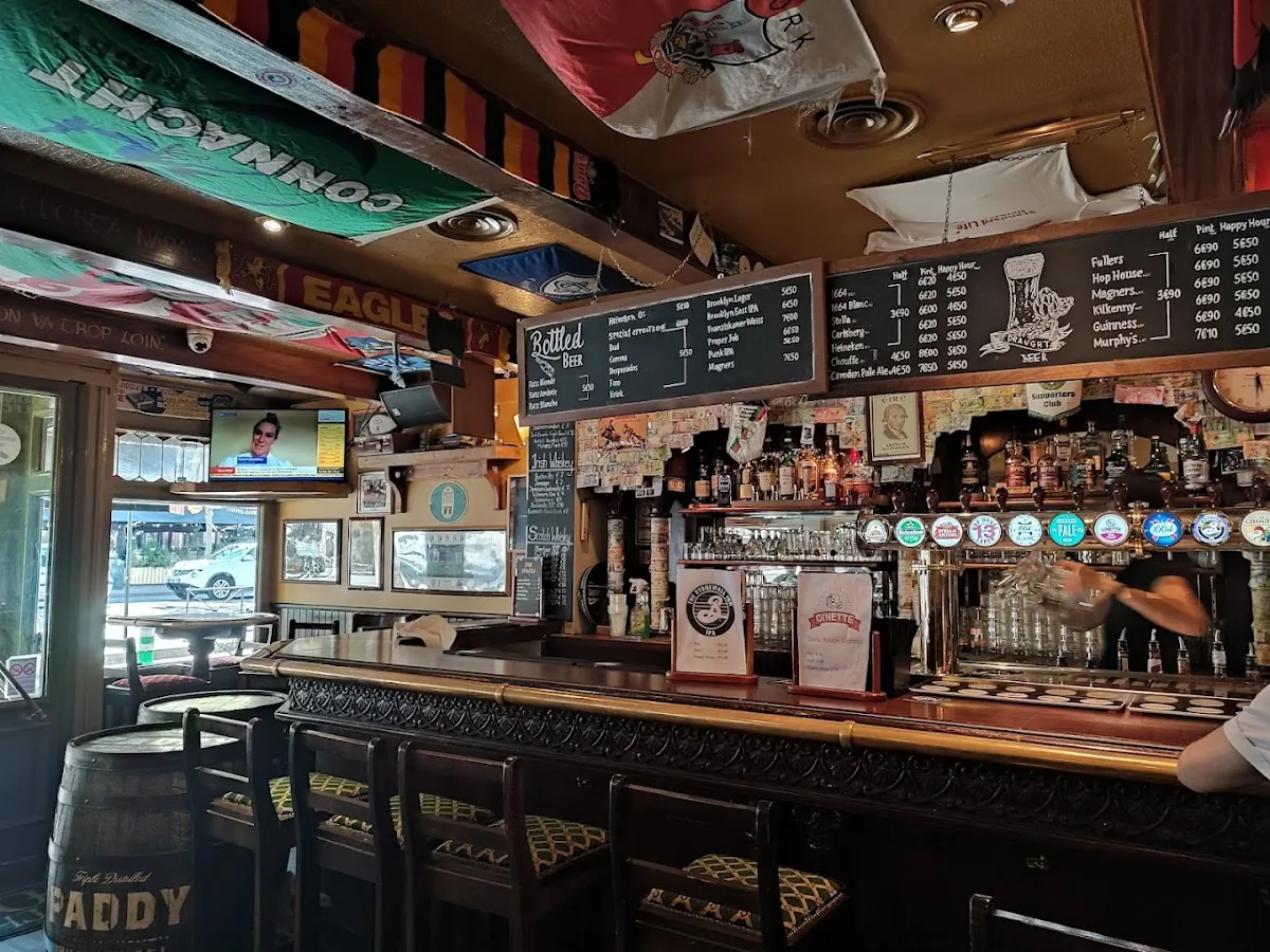 Melting Pot Pub gallery 2