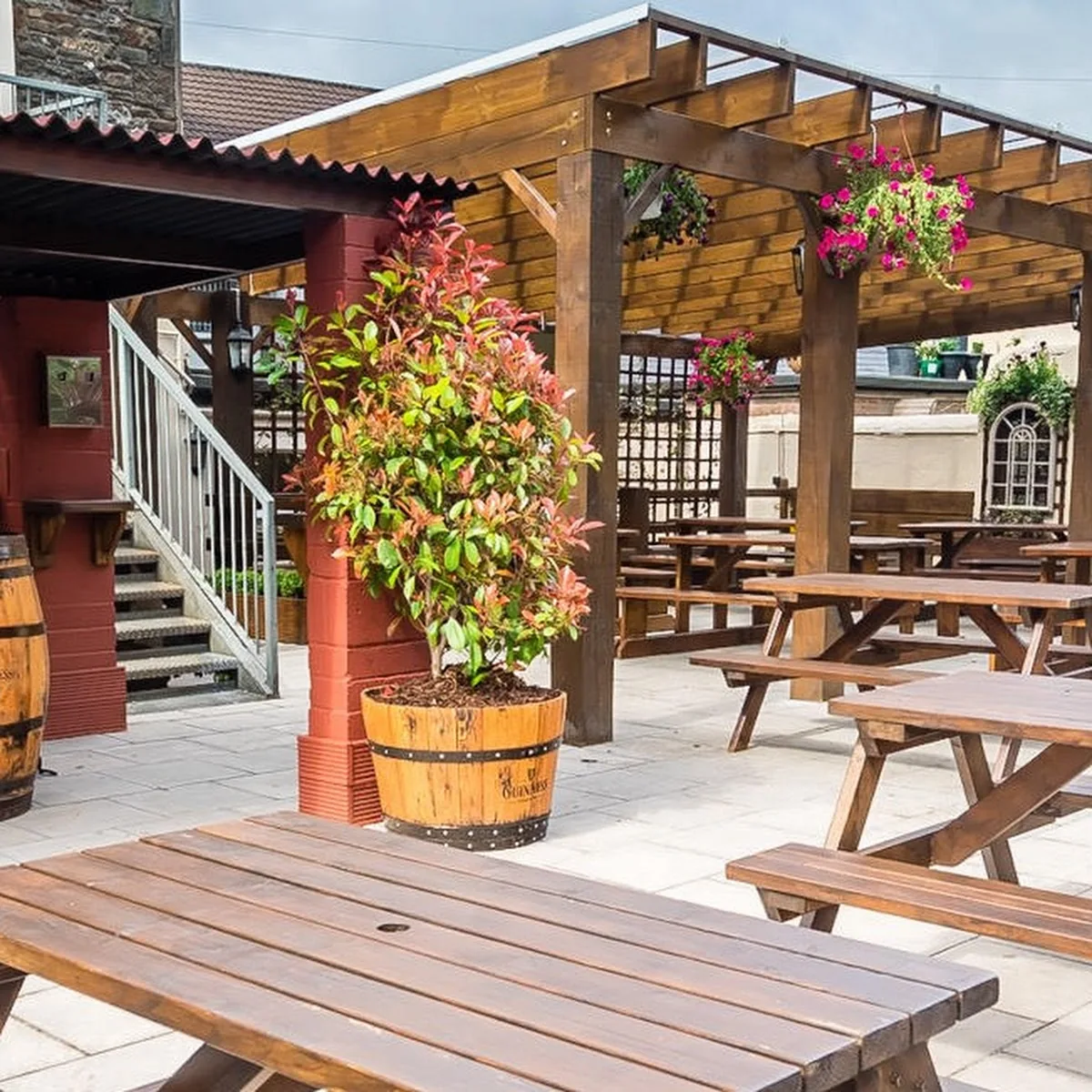 The Lion — 102 Bute St, Treorchy CF42 6AH, United Kingdom