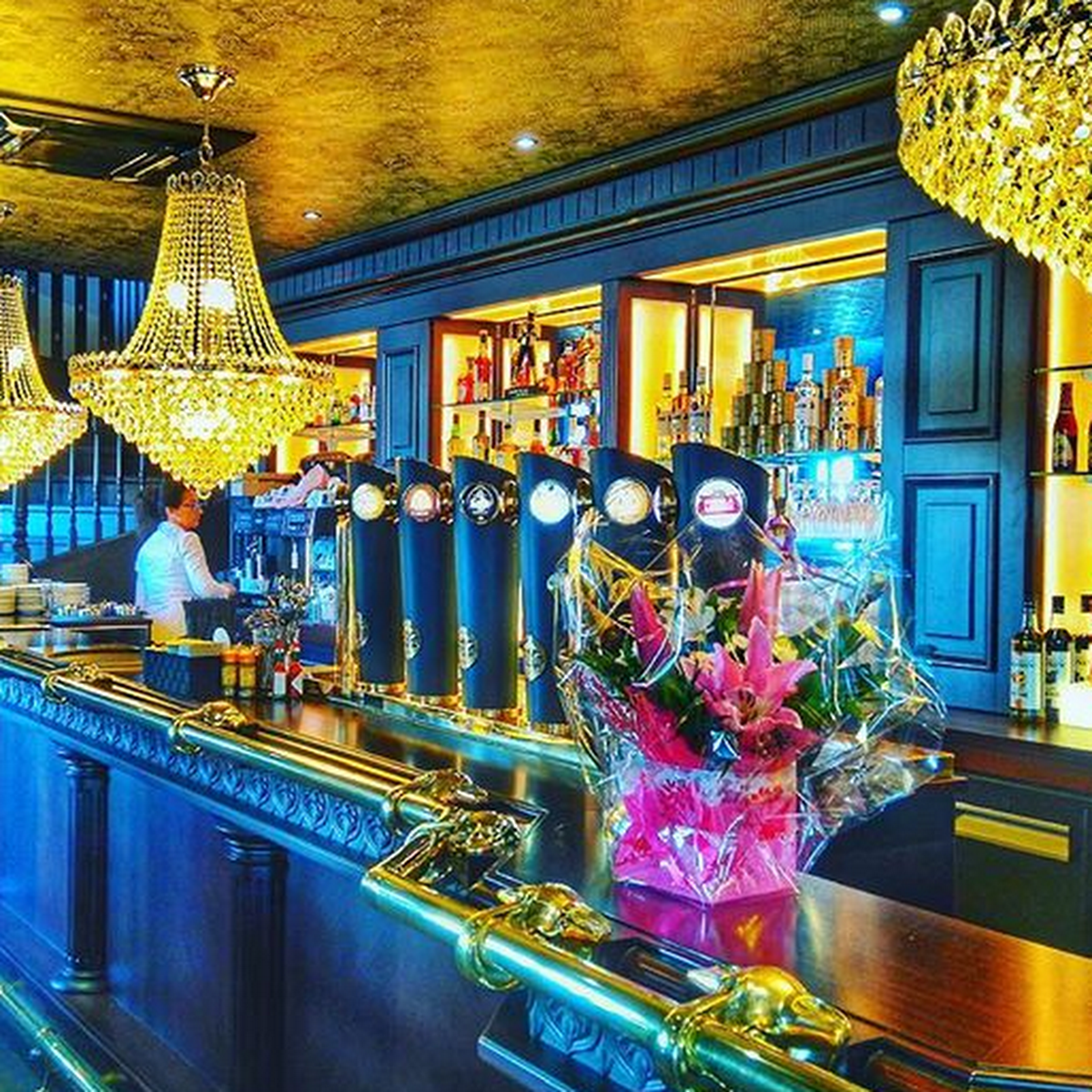 Au Bureau Deauville — 22 Av. de la Ru00e9publique, 14800 Deauville, France