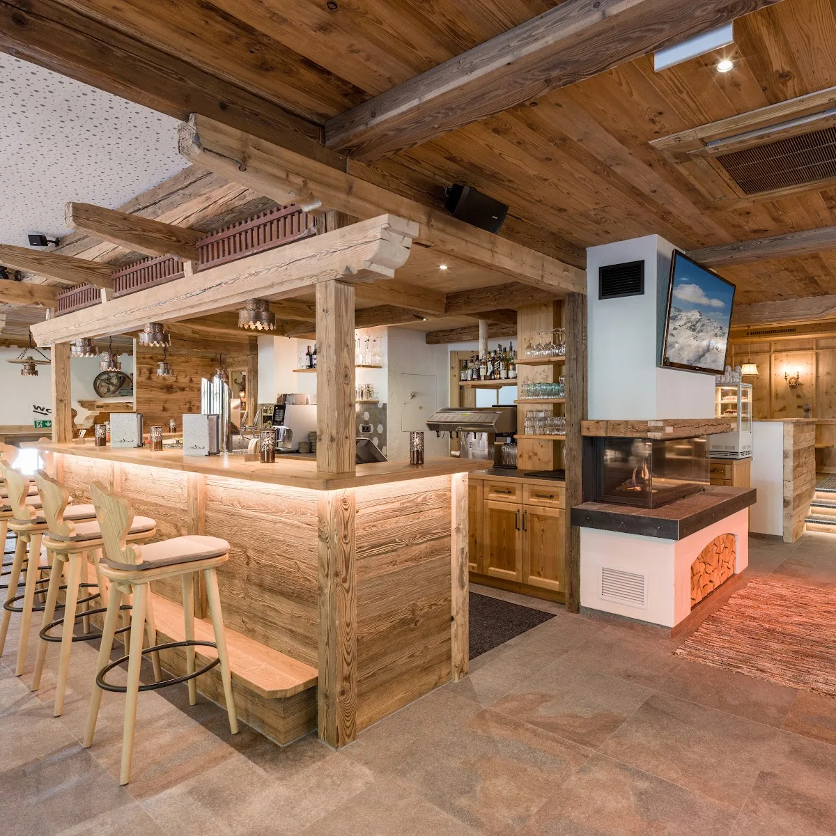 CITY Café-Bar Tux — Lanersbach 415, 6293 Tux, Austria