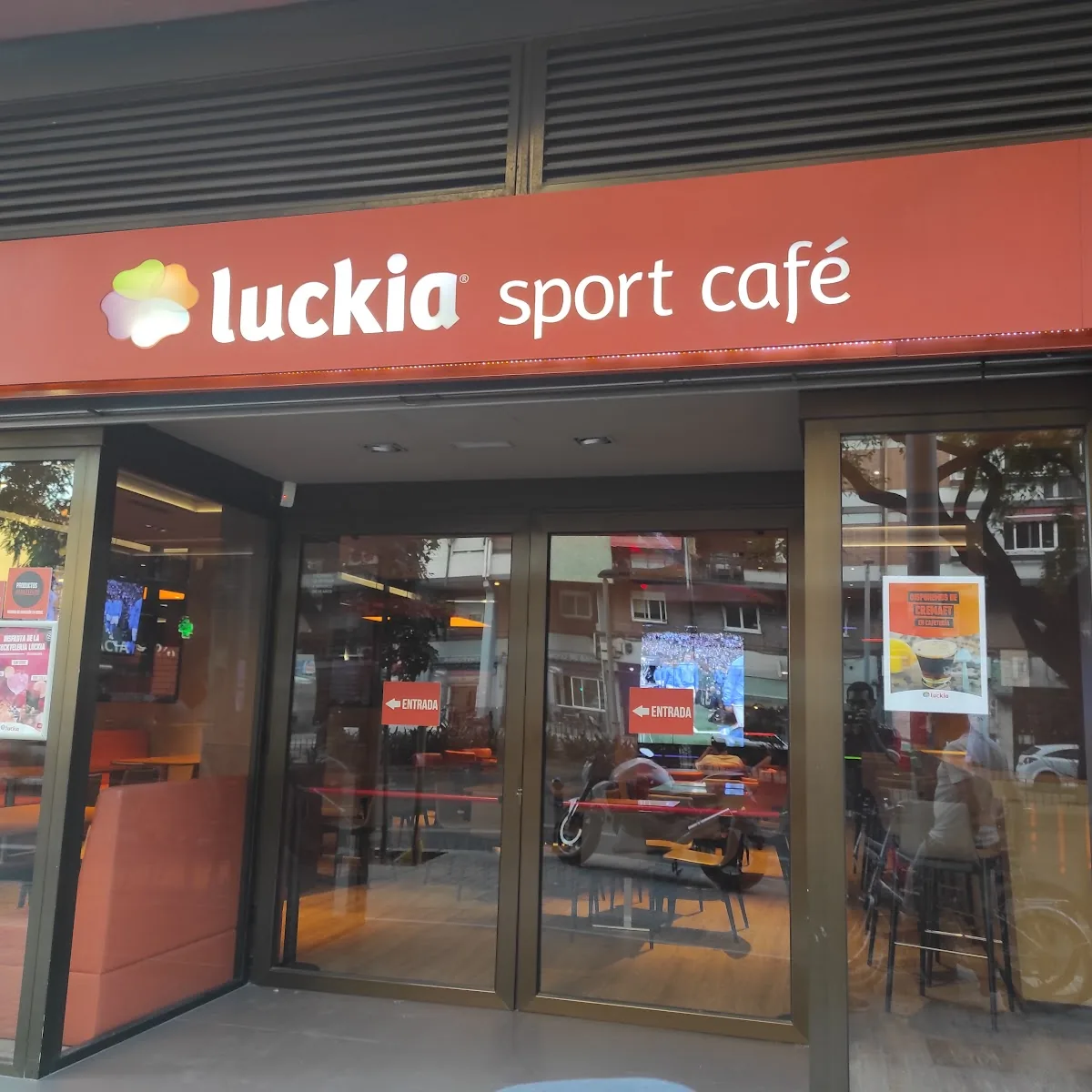 Luckia Sport Café Avenida del Puerto — Av. del Port, 85, Camins al Grau, 46021 Valu00e8ncia, Valencia, Spain
