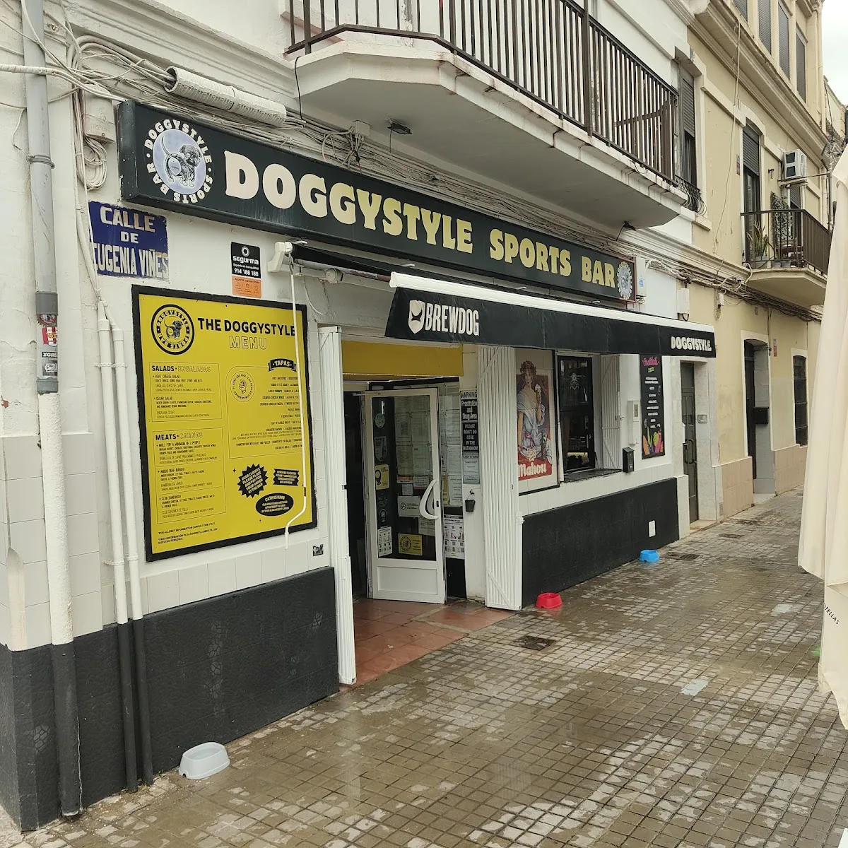 Doggy Style Sports Bar gallery 3