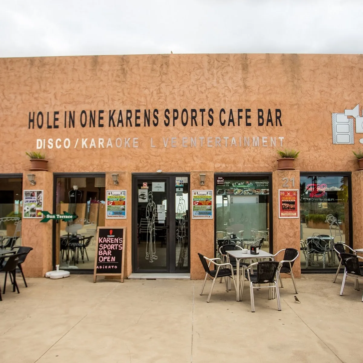 Karens Sport Bar — CC Valle del Este, 04620 Vera, Almeru00eda, Spain