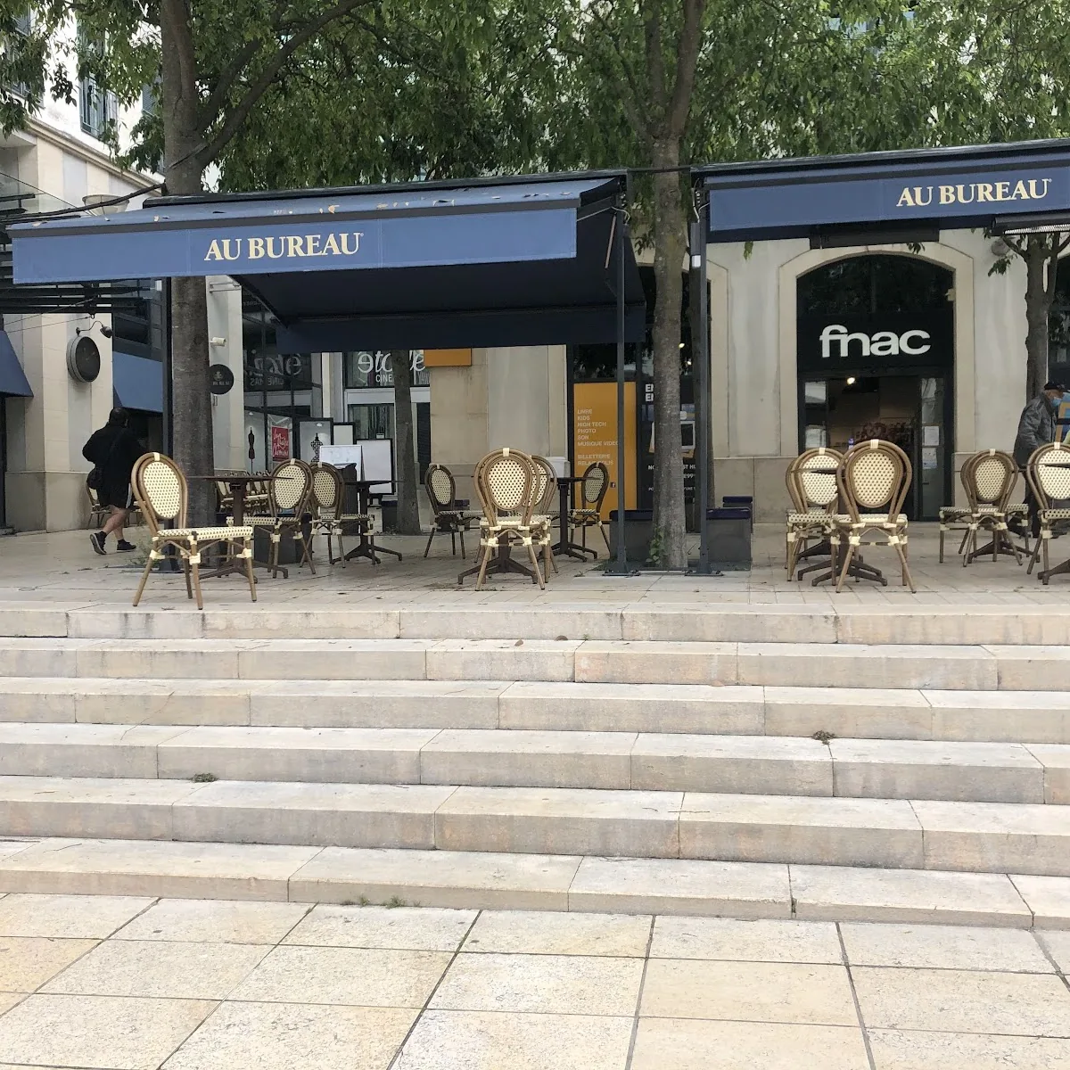 Au Bureau — 35 Rue Lucas, 03200 Vichy, France