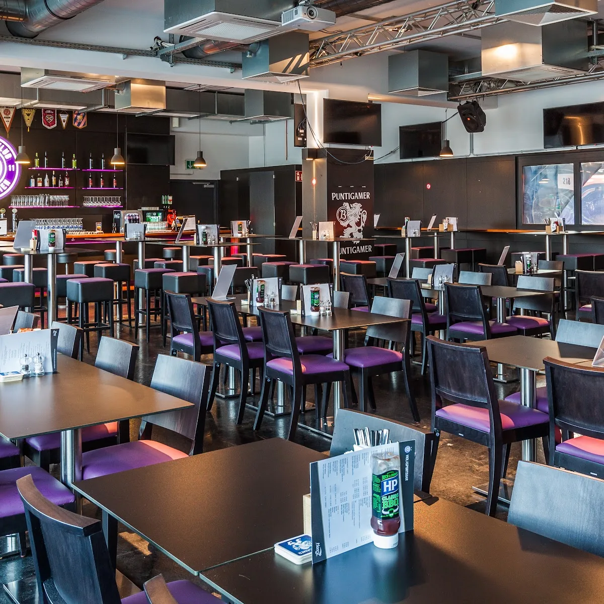 Viola Sportsbar — Horrpl. 1, 1100 Wien, Austria