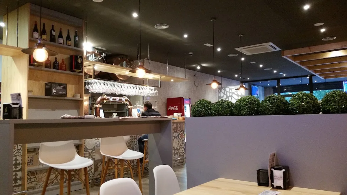 AD SPORTS BAR — Av. da Florida, 69, 36210 Vigo, Pontevedra, Spain