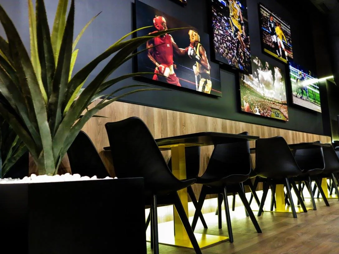 AD SPORTS BAR gallery 3