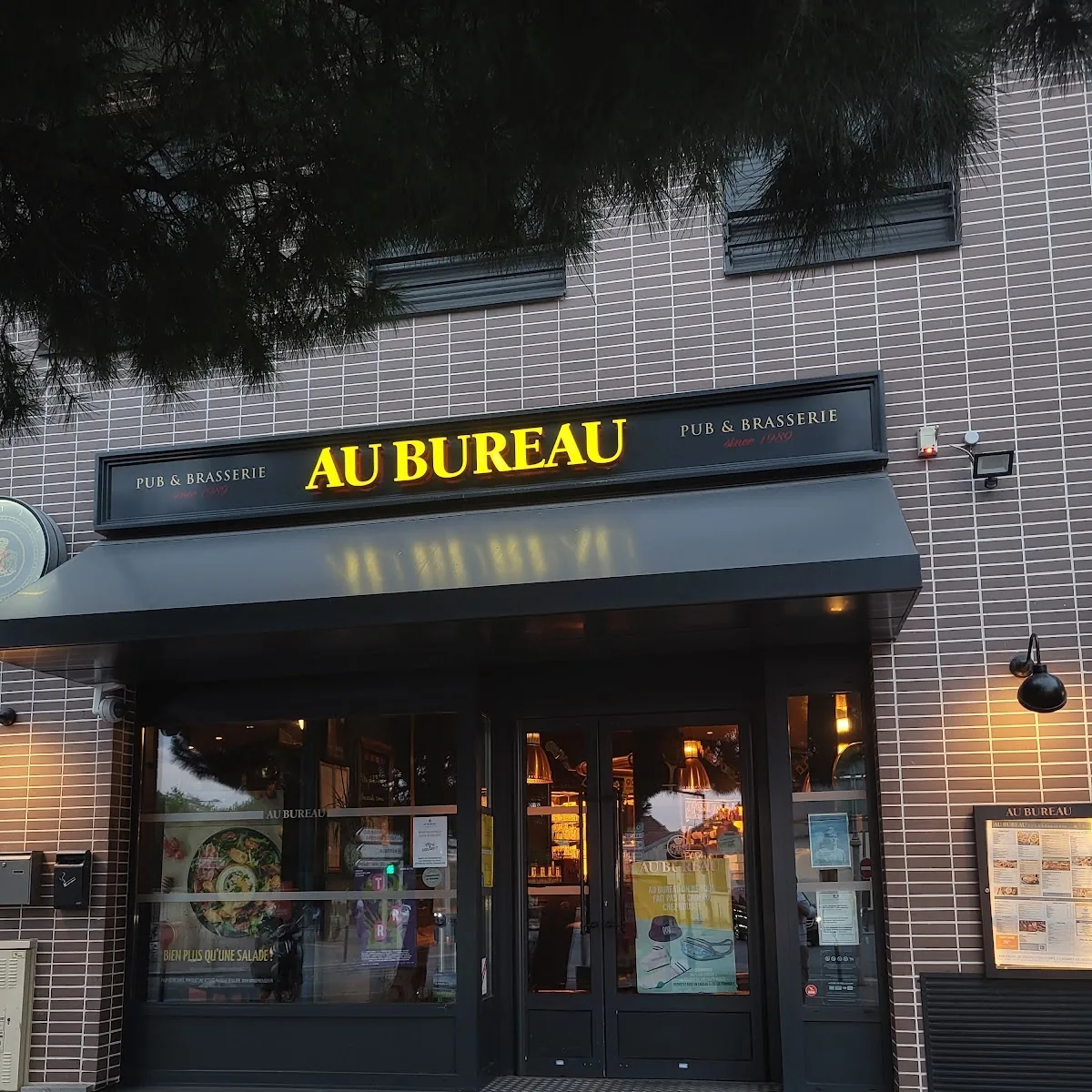 Au Bureau Villejuif — 42 Bd Maxime Gorki, 94800 Villejuif, France