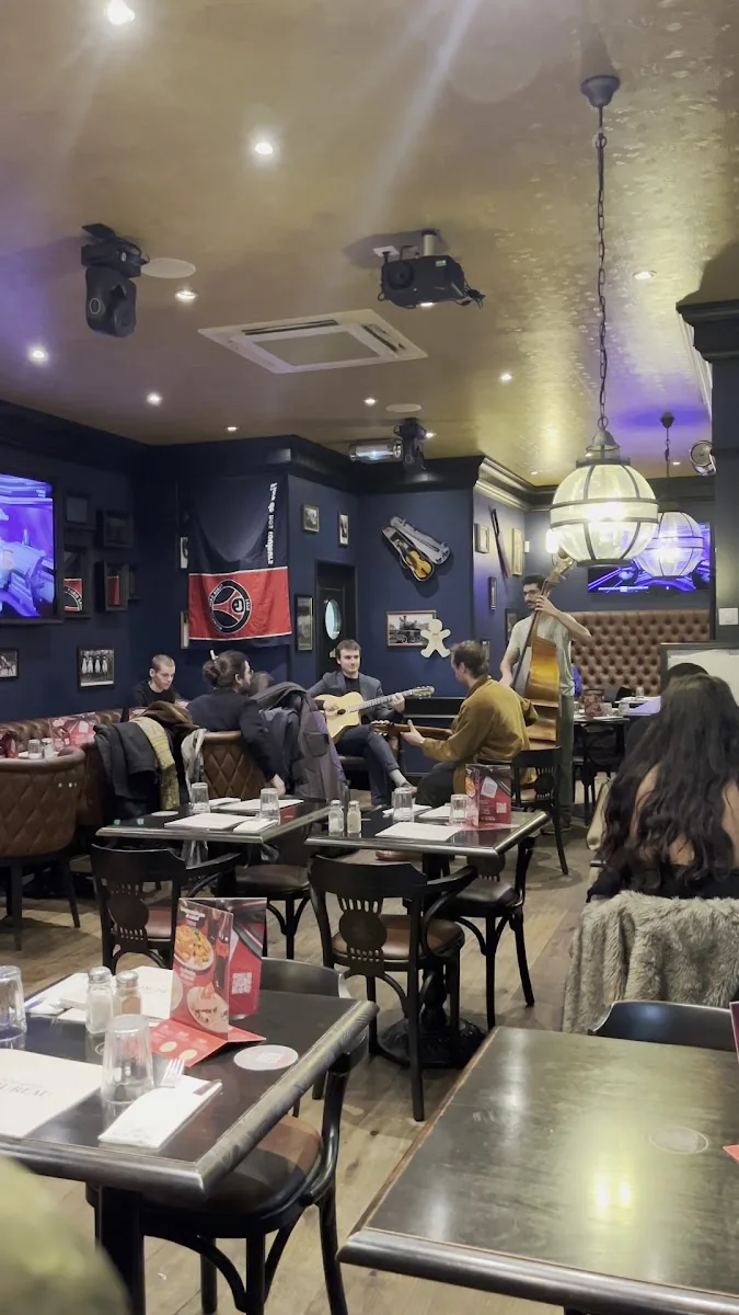 Au Bureau Villejuif gallery 2