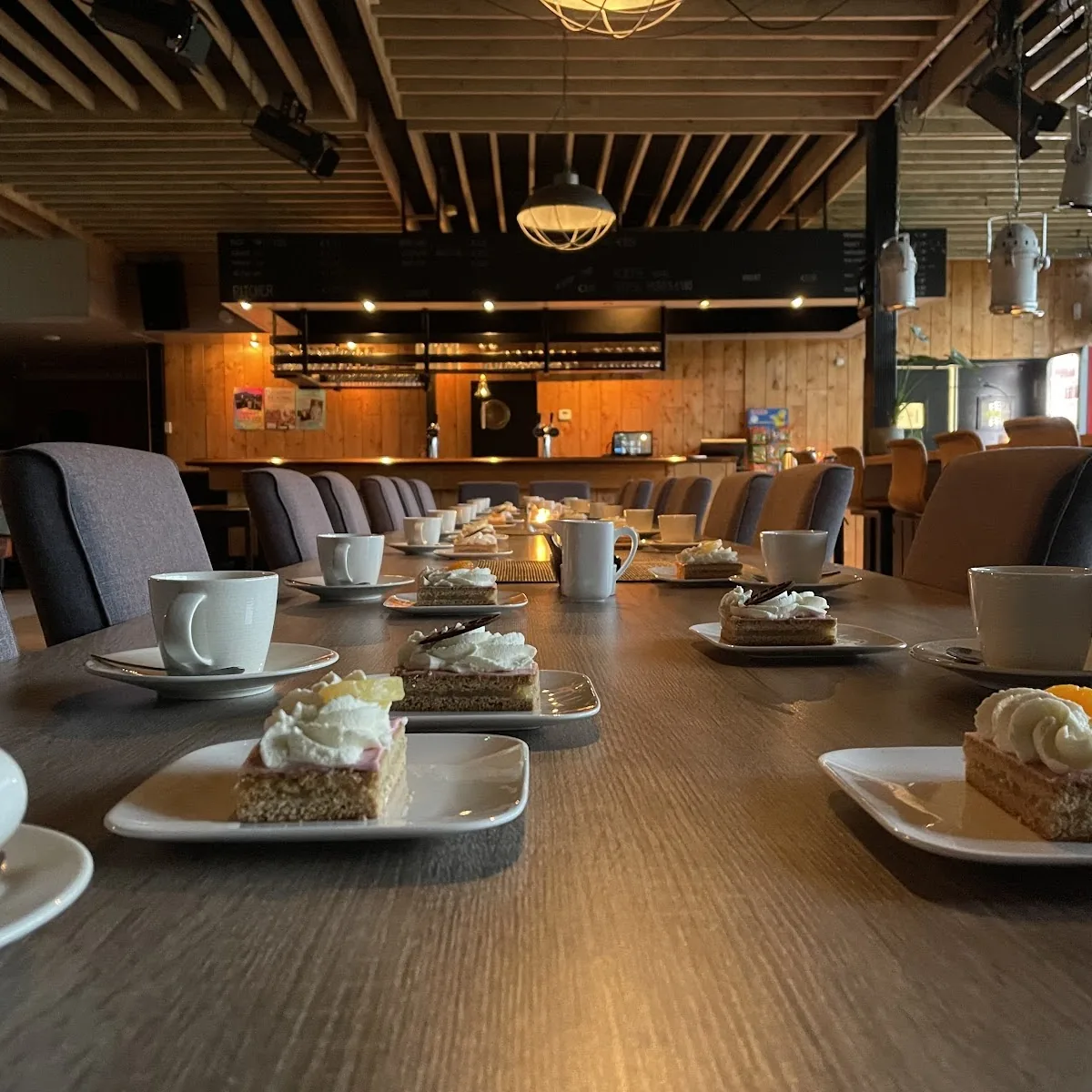 Schatzenburg Horeca — Rypsterdyk 23A, 9036 JE Menaam, Netherlands