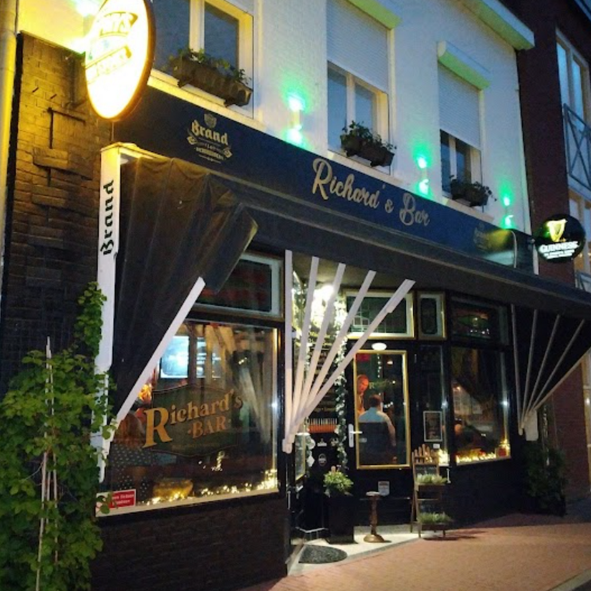Richard’s Bar — Beekstraat 87, 6001 GH Weert, Netherlands
