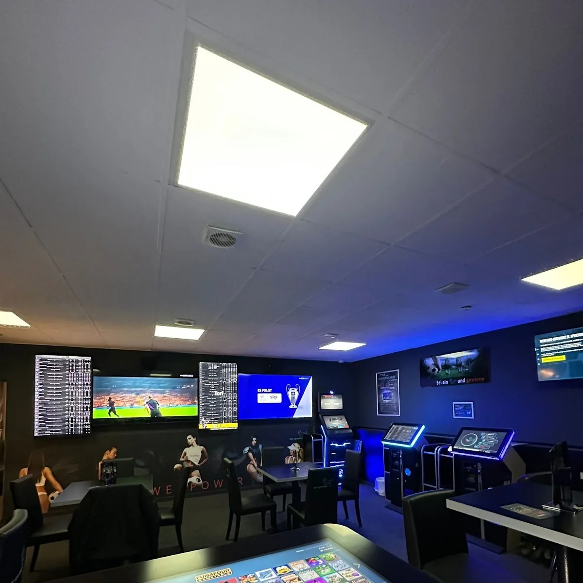 Lion Sportsbar Wels — Linzer Str. 146, 4600 Wels, Austria