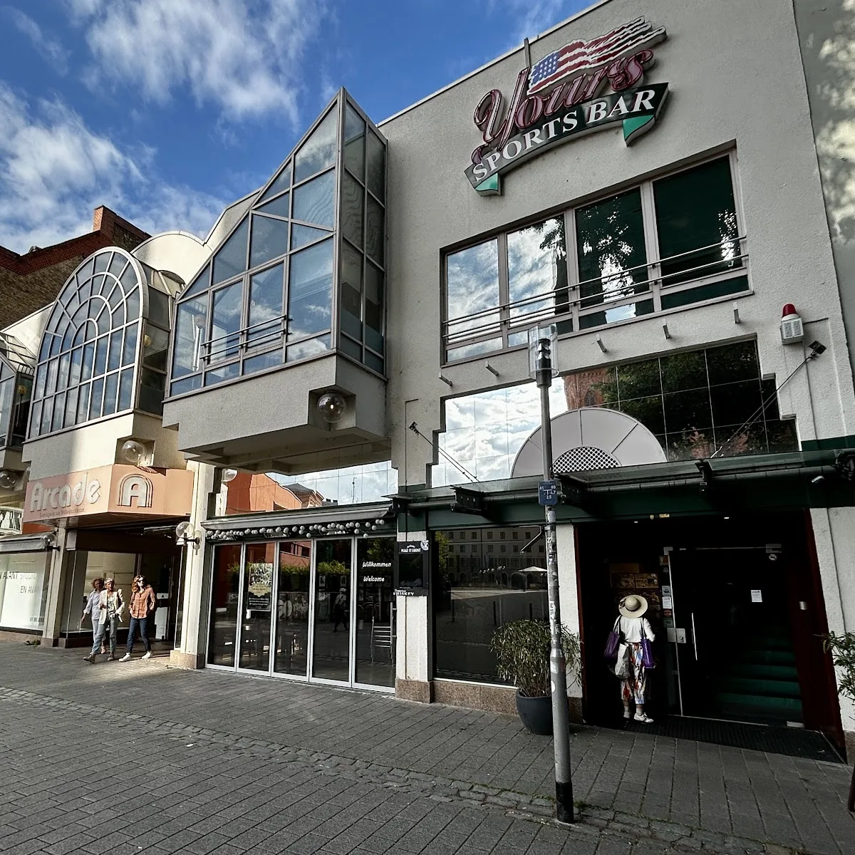 YOURS Sports Bar — Wilhelmstrau00dfe 36-38, 65183 Wiesbaden, Germany