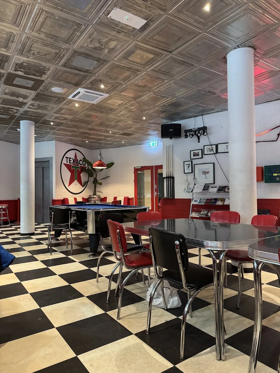 Sportsbar Hotwings gallery 3