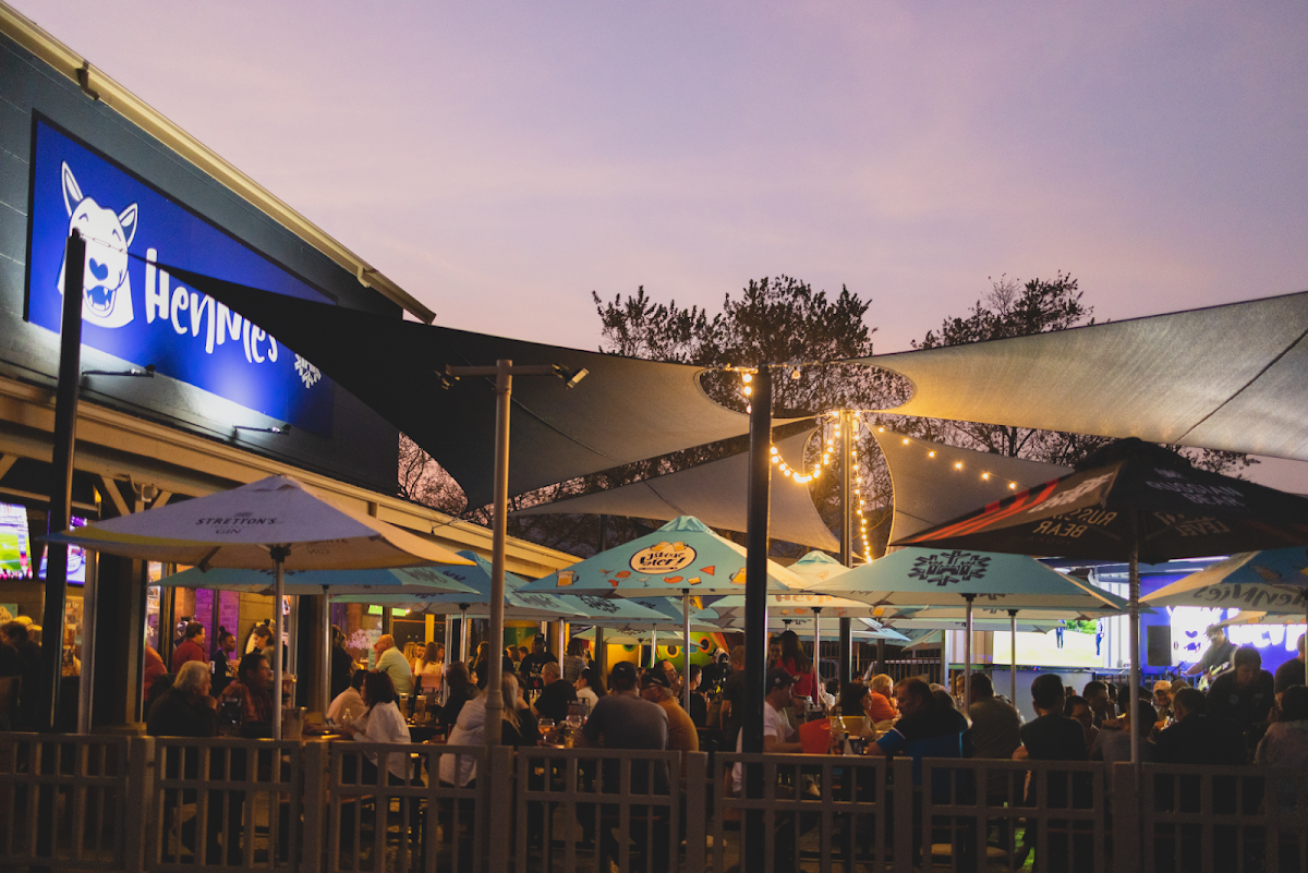 Hennie’s Hartbeespoort Restaurant gallery 2