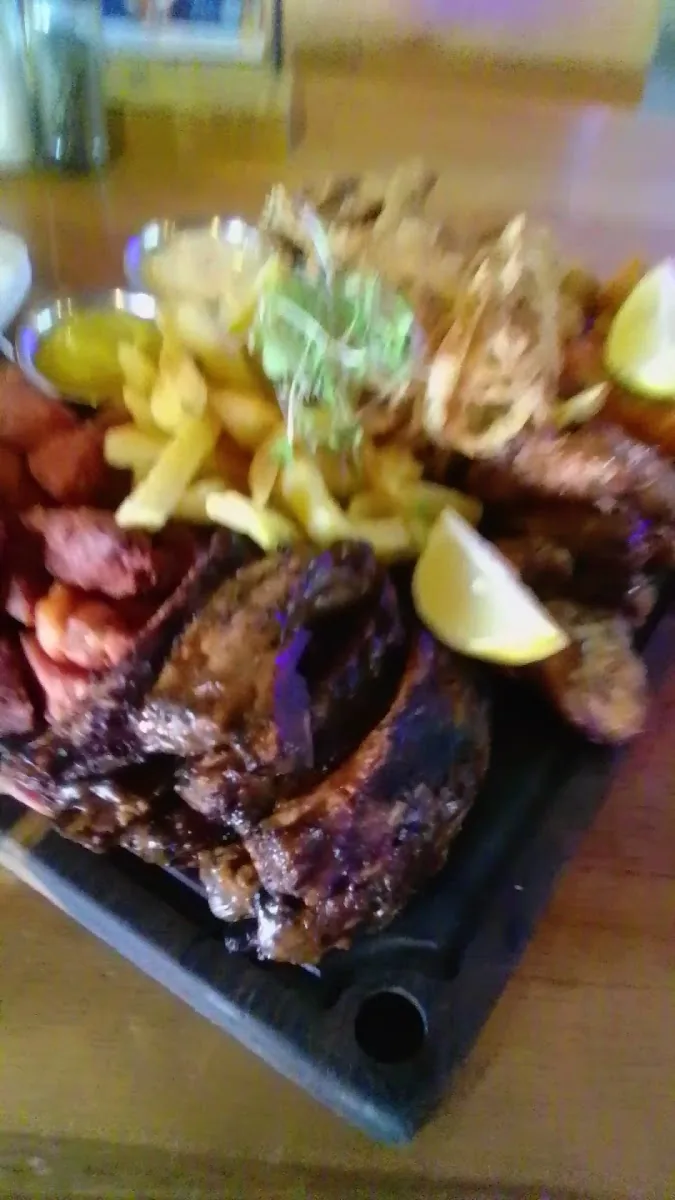 Hennie’s Hartbeespoort Restaurant gallery 3