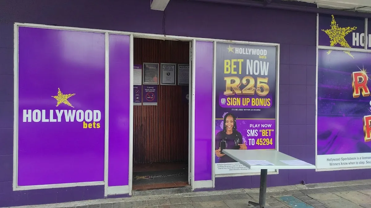 Hollywoodbets – Quigney gallery 3