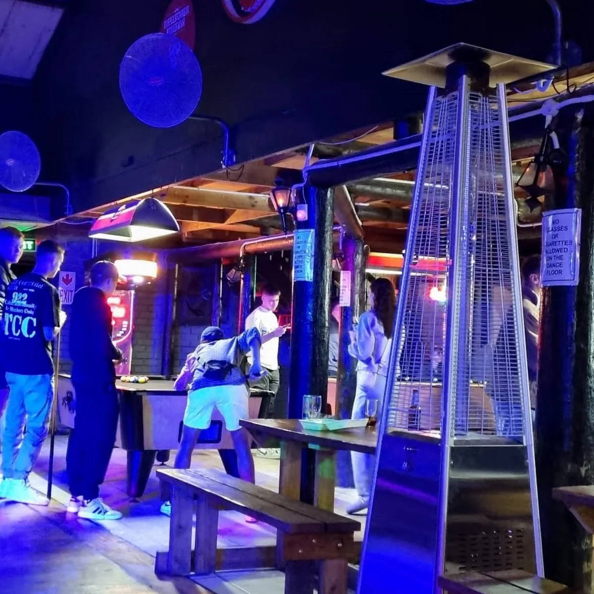 Bakgat Langarm en Dans — 14 Industrie Rd, Die Voor Bay, Mossel Bay, 6506, South Africa