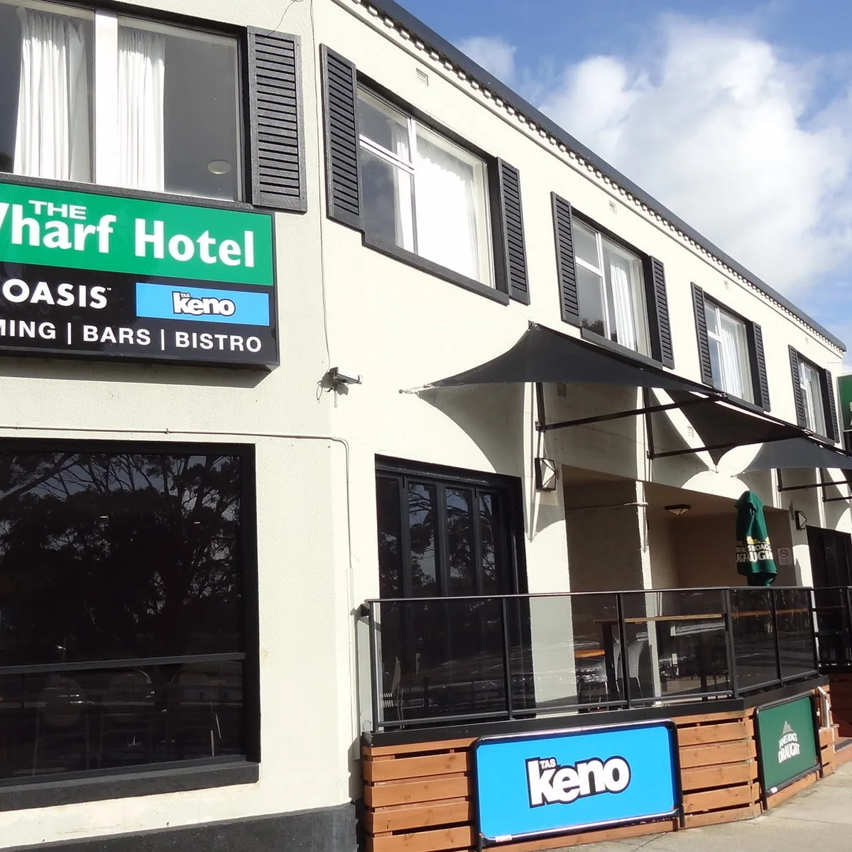 The Wharf Hotel Wynyard — 10 Goldie St, Wynyard TAS 7325, Australia