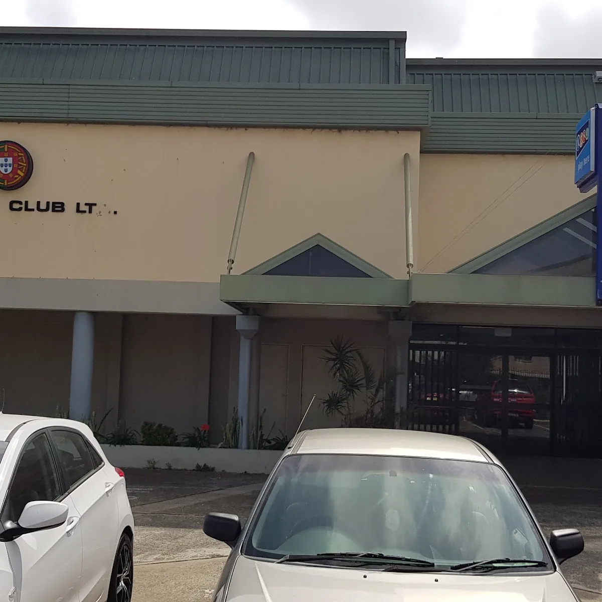 Kemblawarra Portuguese Sports & Social Club — 156 Shellharbour Rd, Warrawong NSW 2505, Australia