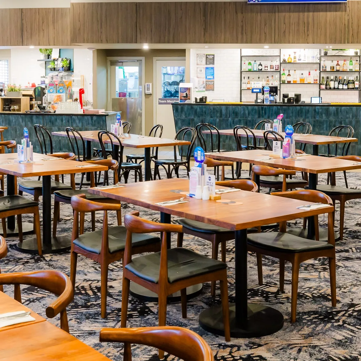 Tom’s Tavern — 186 Nathan St, Aitkenvale QLD 4814, Australia