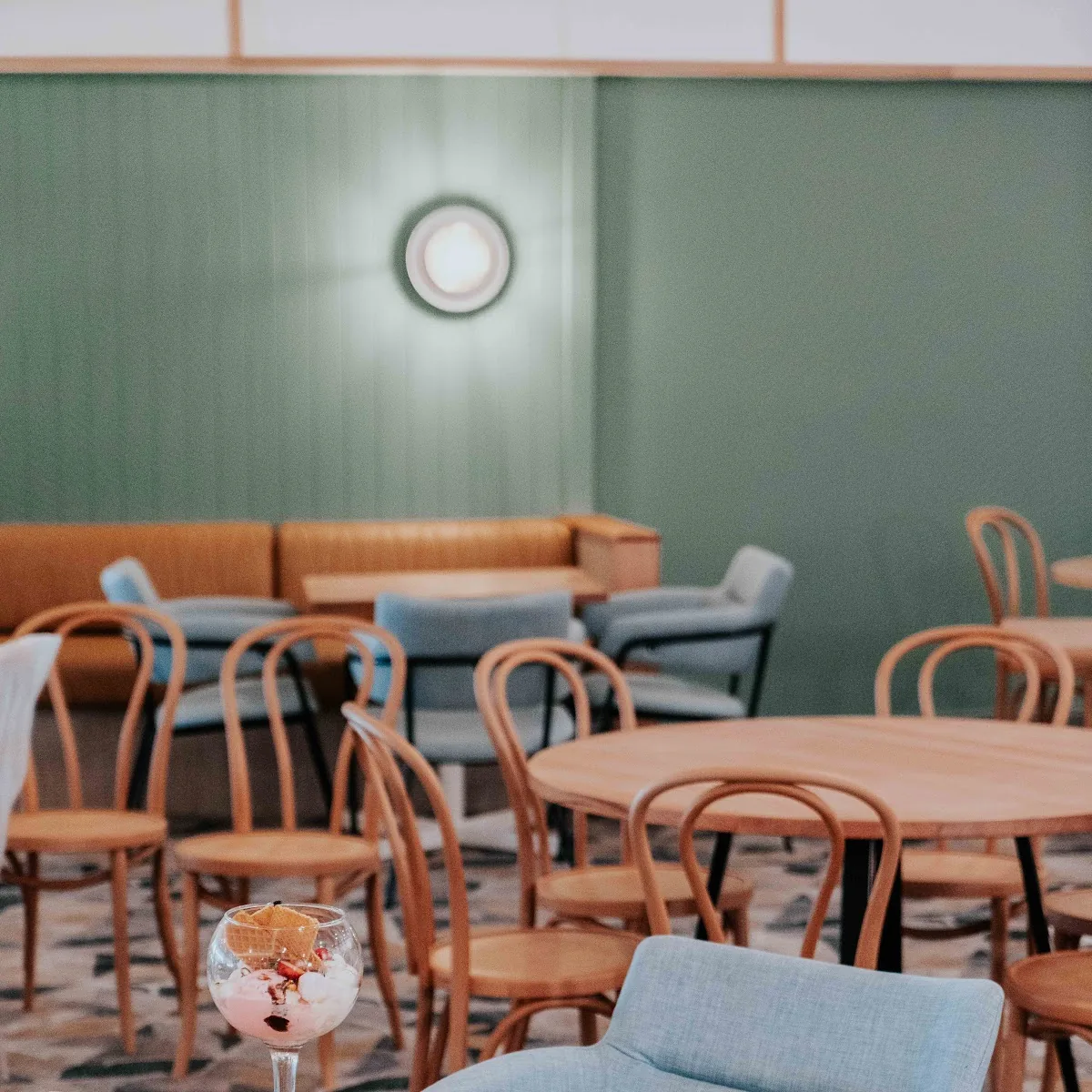 Kings Beach Tavern — 43 Burgess St, Kings Beach QLD 4551, Australia