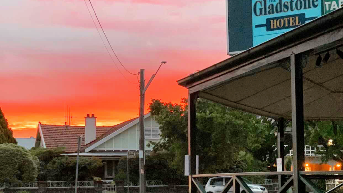 TAB Gladstone Hotel, Orange gallery 2