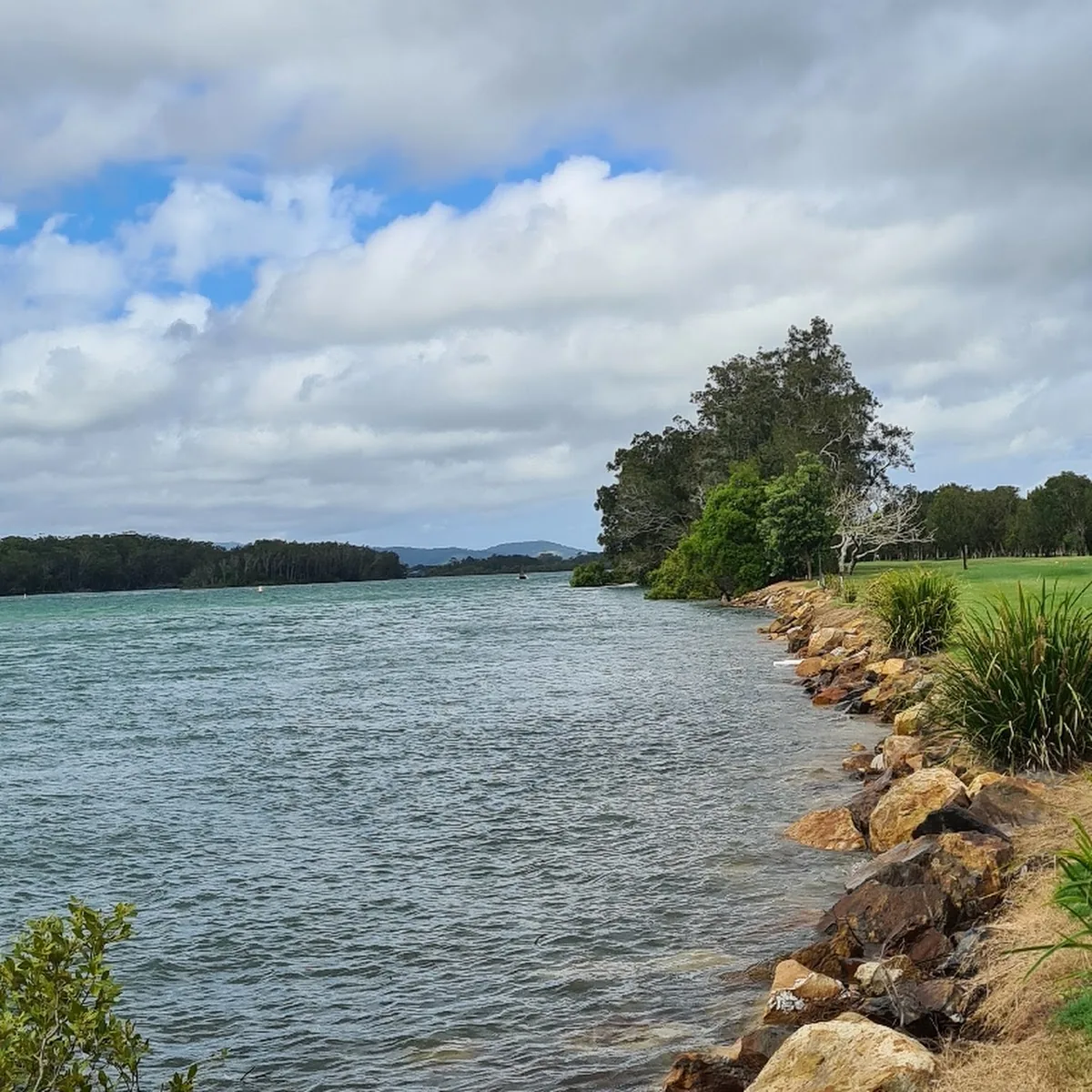 Nambucca Heads Island Golf Club — Stuart Island, Nambucca Heads NSW 2448, Australia