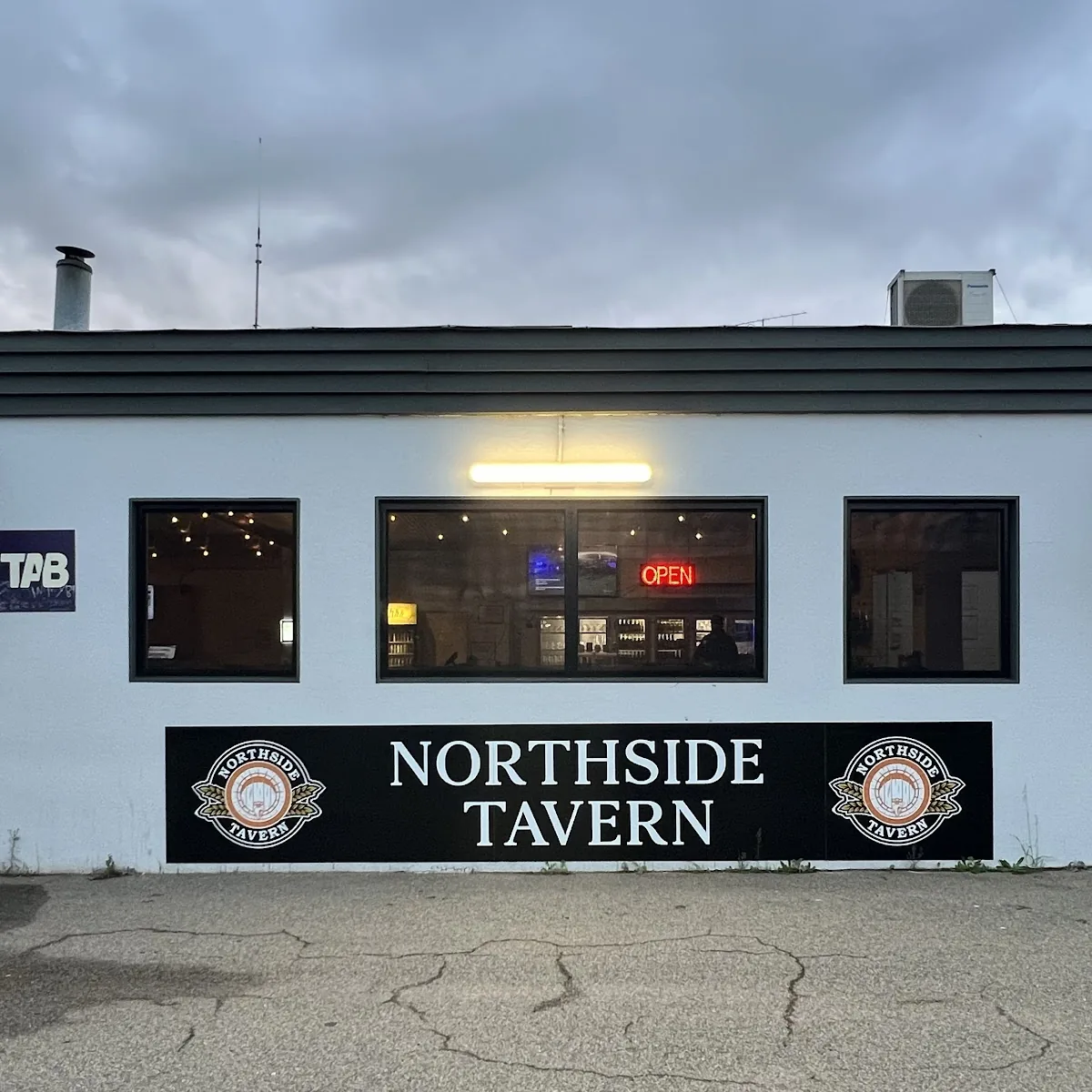Northside Tavern Merredin — 58 Bates St, Merredin WA 6415, Australia