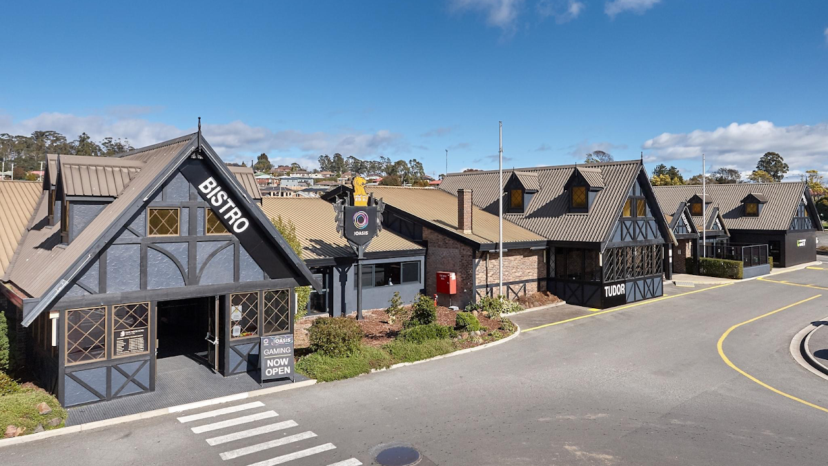 Olde Tudor Hotel gallery 2