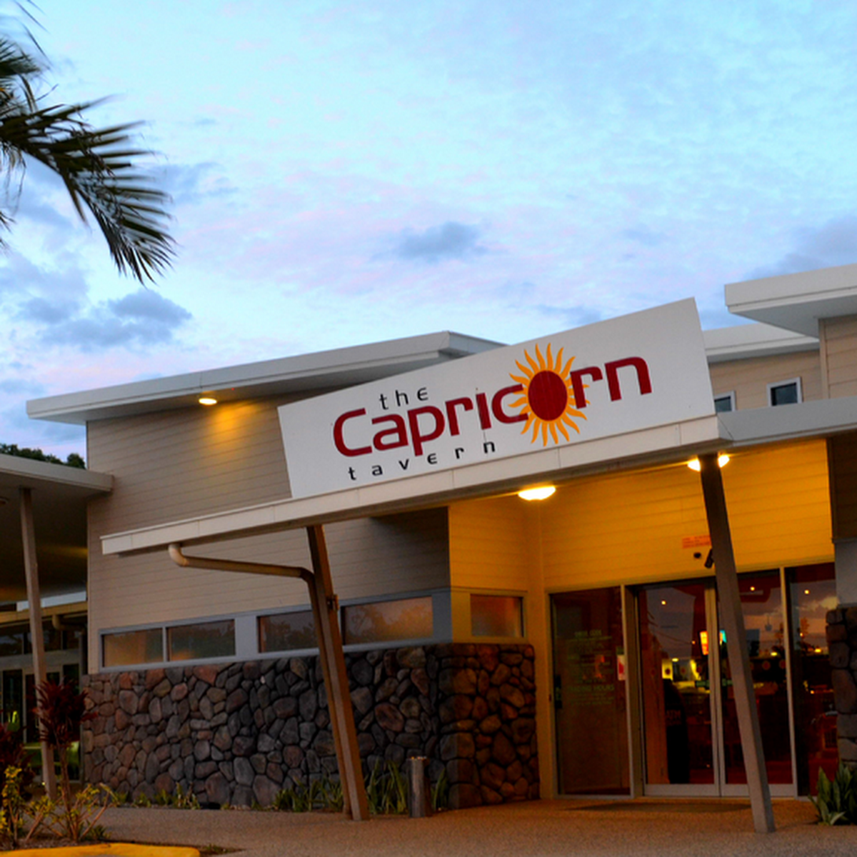 Capricorn Tavern — 52-72 Scenic Hwy, Taranganba QLD 4703, Australia