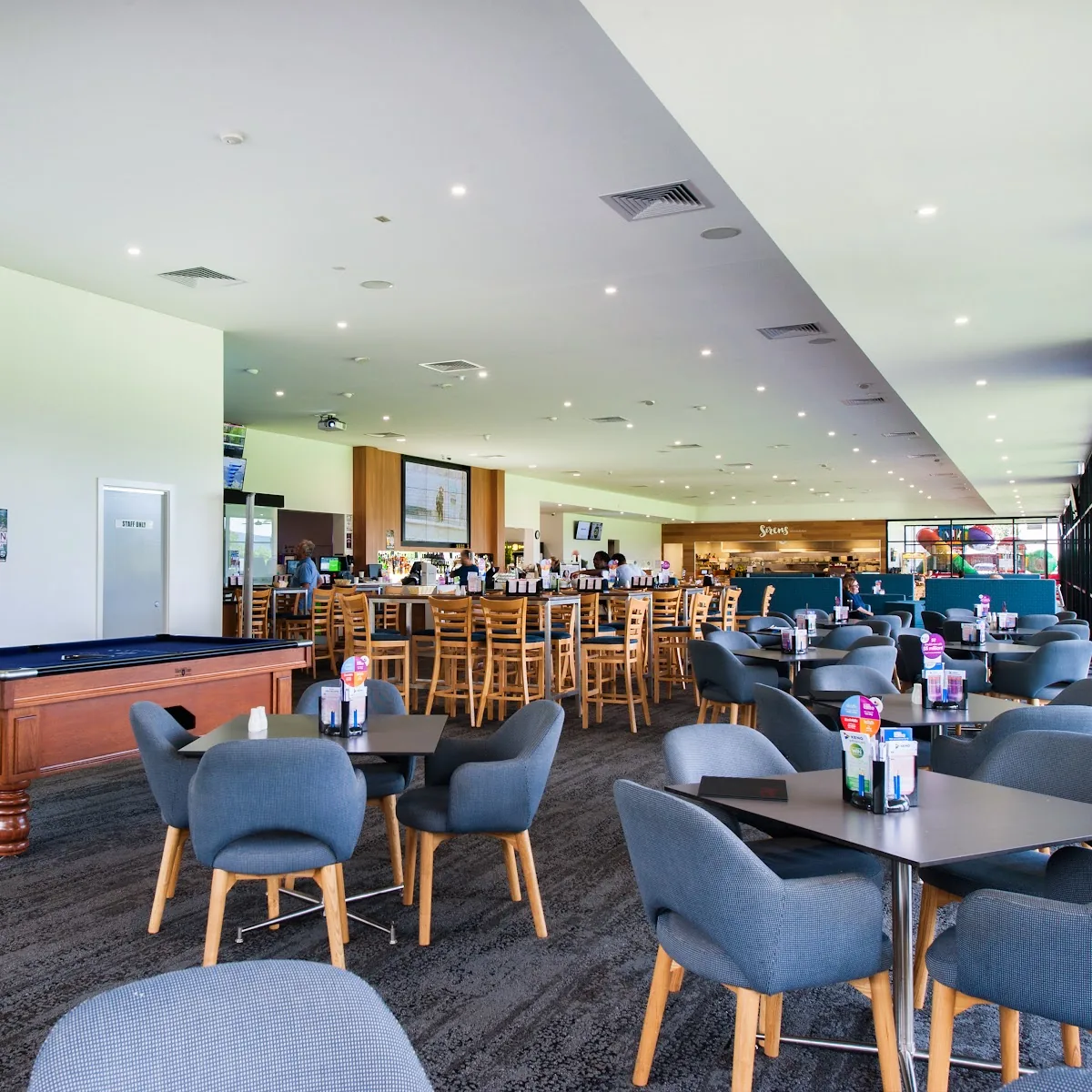 South Cairns Sports Club — 57-59 Robert Rd, Edmonton QLD 4869, Australia