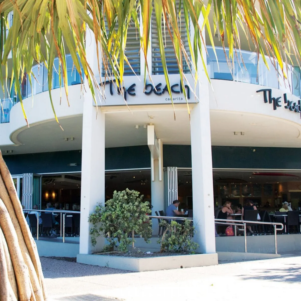 Cabarita Beach Hotel – Beach Bar & Grill — 2/6 Pandanus Parade, Cabarita Beach NSW 2488, Australia