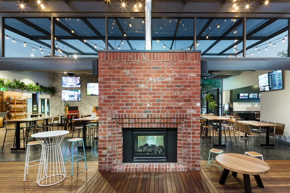 Mister Bobs Sports Bar gallery 2