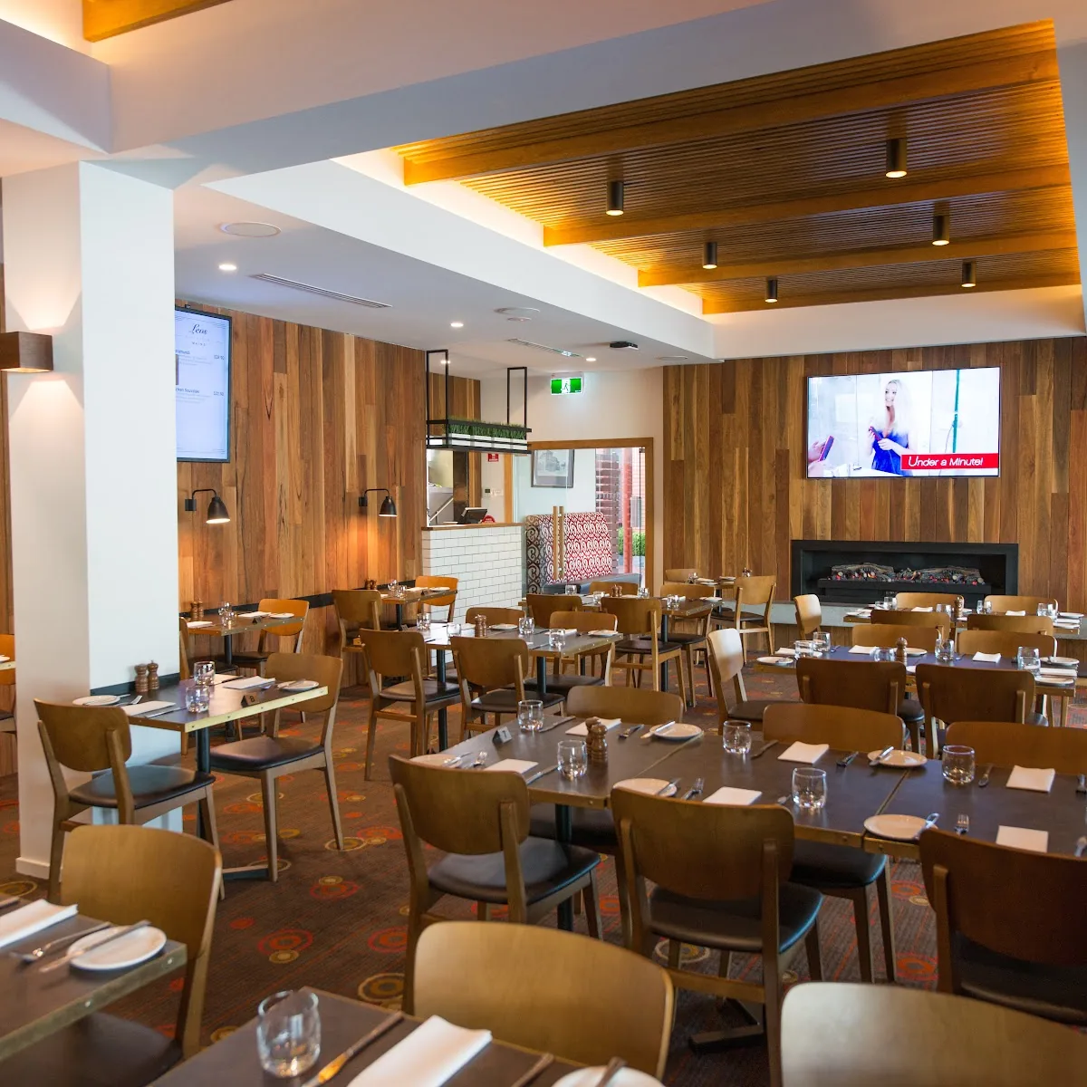 The Red Lion Ballarat — 223 Main Rd, Golden Point VIC 3350, Australia