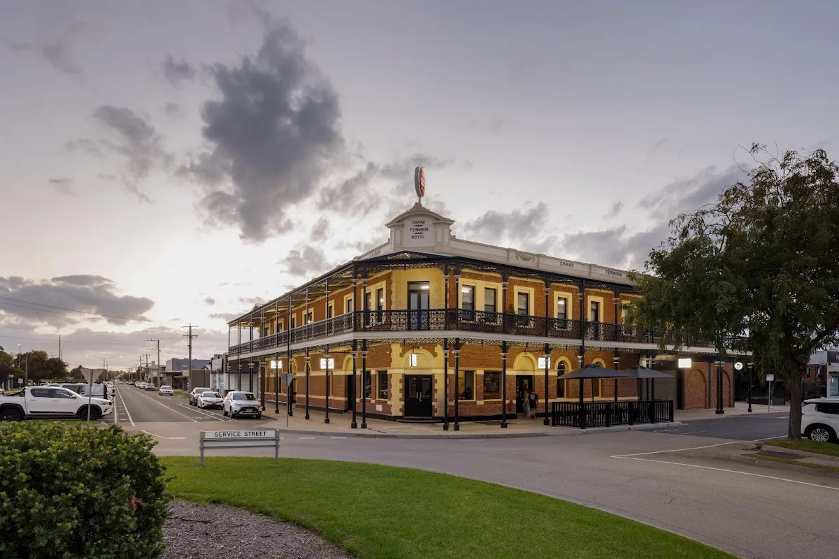 Grand Terminus Hotel Bairnsdale gallery 2