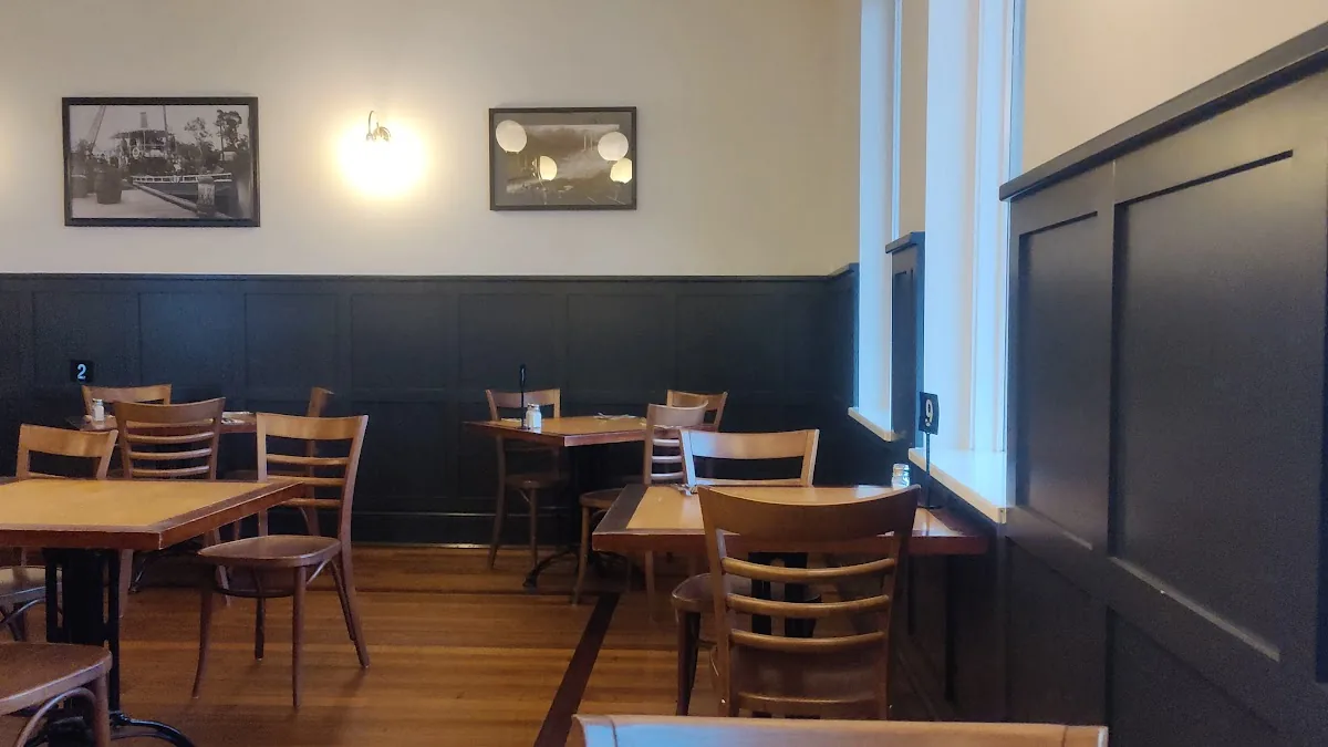 Grand Terminus Hotel Bairnsdale gallery 3