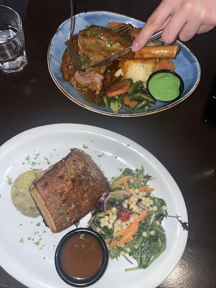 Hillcrest Haven Bar & Eatery gallery 3
