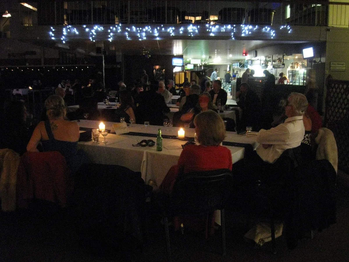 Hamilton Cosmopolitan Club gallery 2