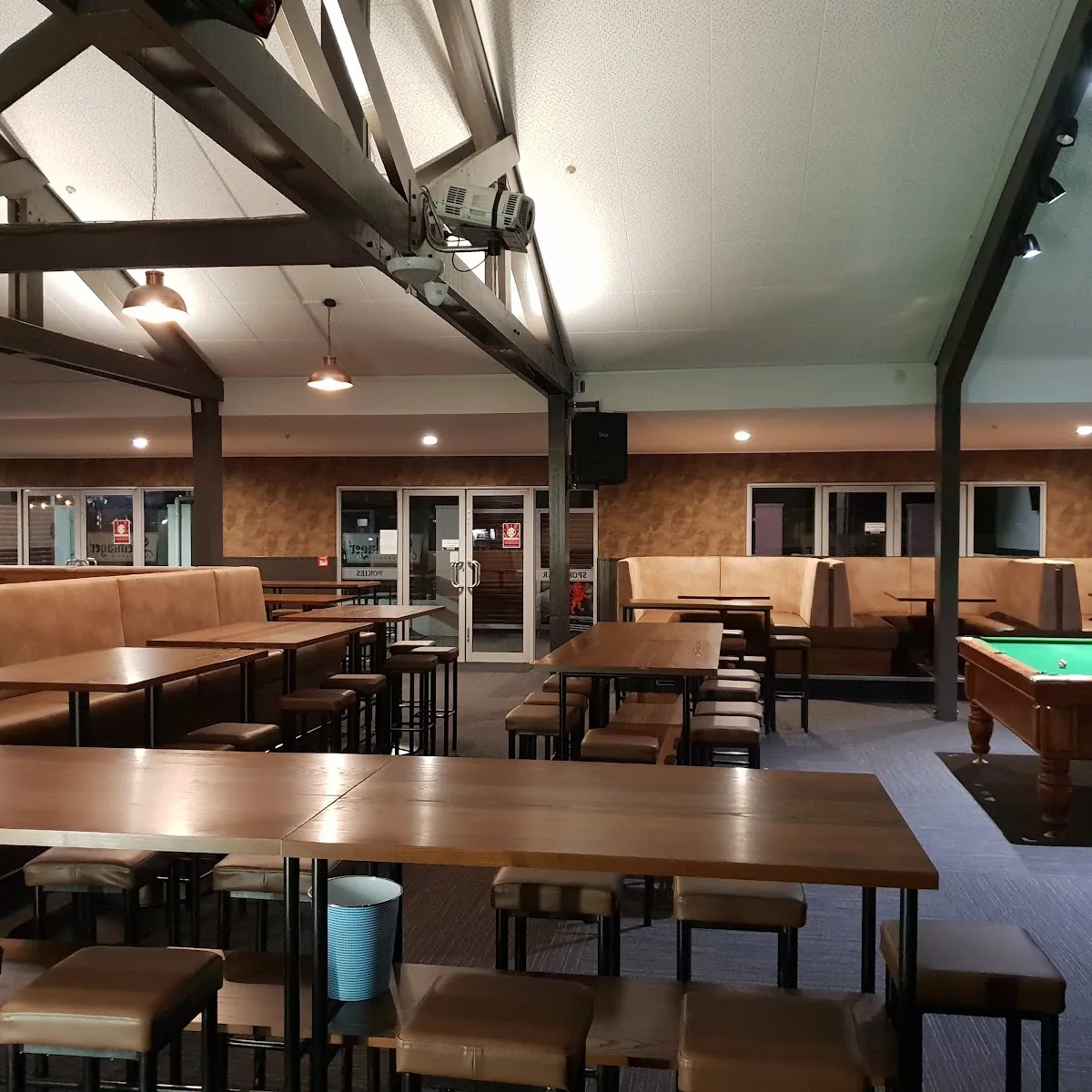Tinwald Tavern Bar — 103 Archibald Street, Tinwald, Ashburton 7700, New Zealand