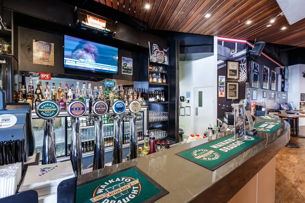 Zone Sports Bar gallery 2