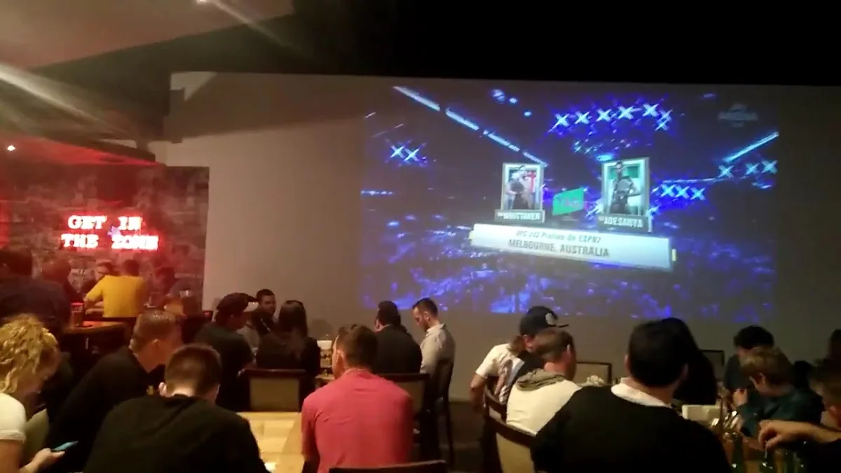 Zone Sports Bar gallery 3