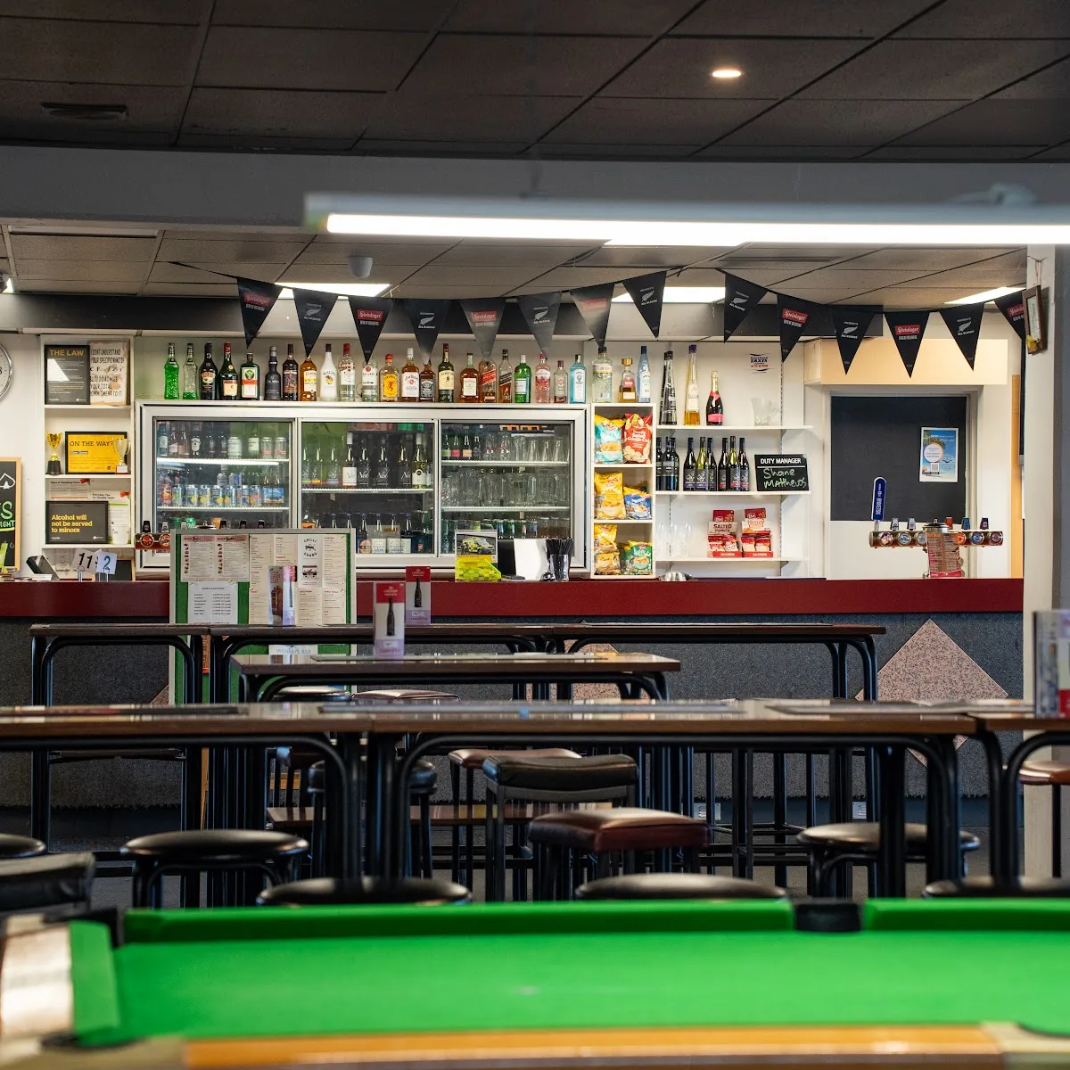 Wobbly’s Sports bar — 146 Victoria Road, St Clair, Dunedin 9012, New Zealand